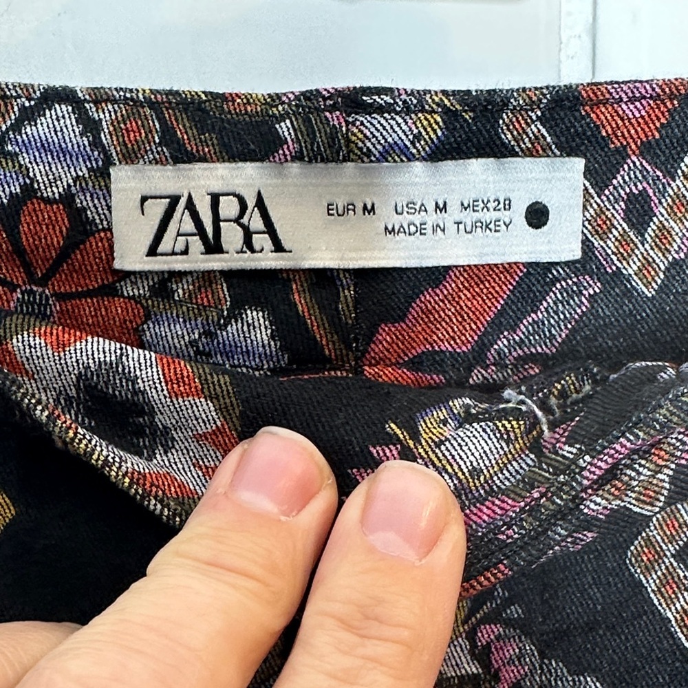 Zara Black and Multicolor Geometric Straight Leg Pants - Picture 11 of 12